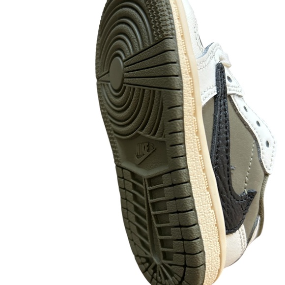 Travis Scott Olive Jordan 1 Low OG SP Infant Sz 5c Baby Sneaker Shoes - Picture 5 of 7